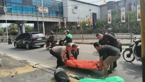 Kecelakaan Tunggal di Depan PIM 2