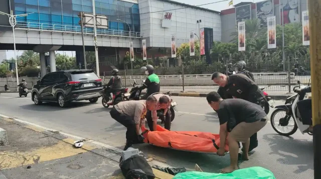 Kecelakaan Tunggal di Depan PIM 2