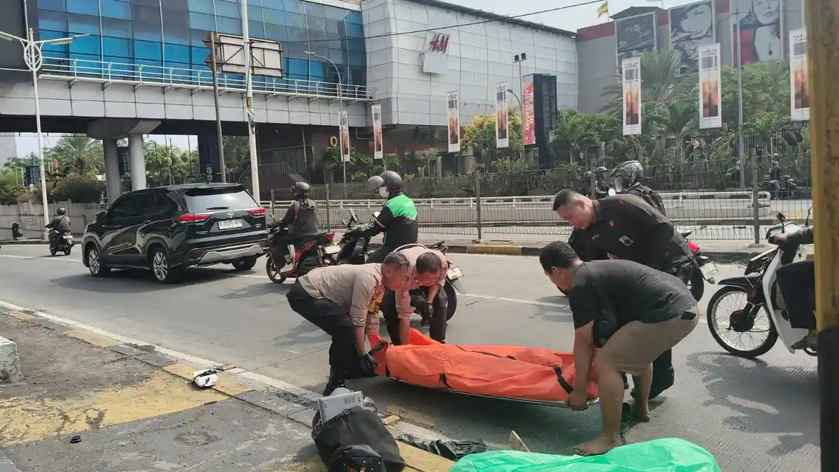 Kecelakaan Tunggal di Depan PIM 2